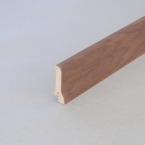 Плинтус ольха орех темный арт. 021